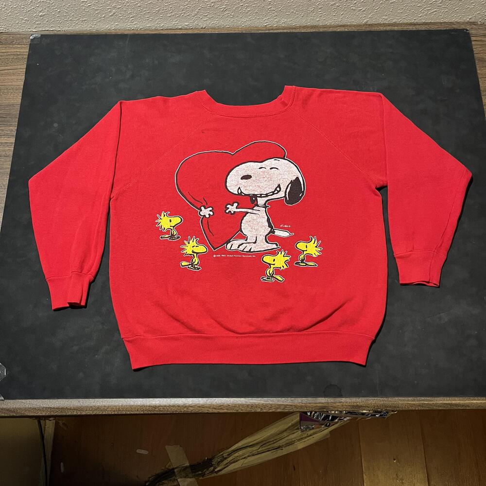 Vintage Peanuts Snoopy Woodstock Sweatshirt Mens Heart Raglan Flocked 1960s